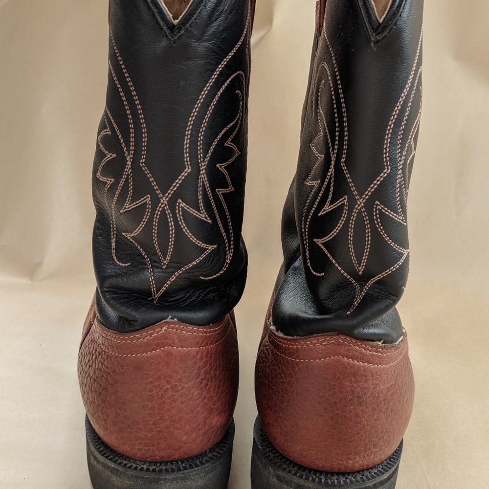 Canadian made Bramha Boot. - Picture 2 of 4